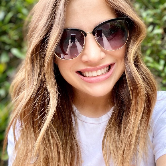 Meet your Posher, Amanda - Picture 1 of 1